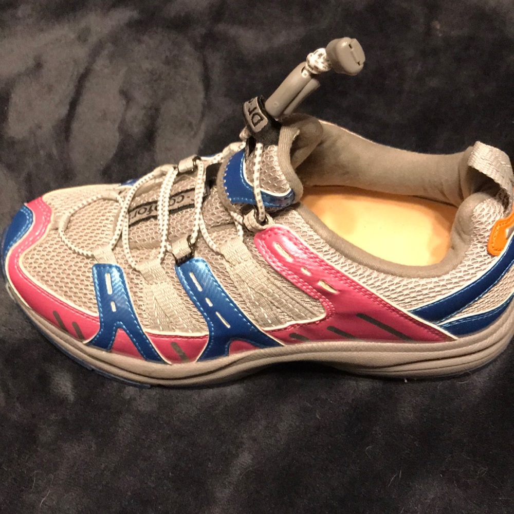 Shoes - Picture 2 of 2